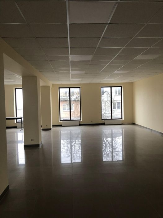Продам Комерційне приміщення.м.Дунаівці