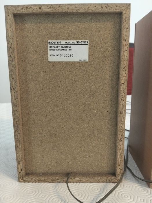 Colunas Sony SS-CNE3