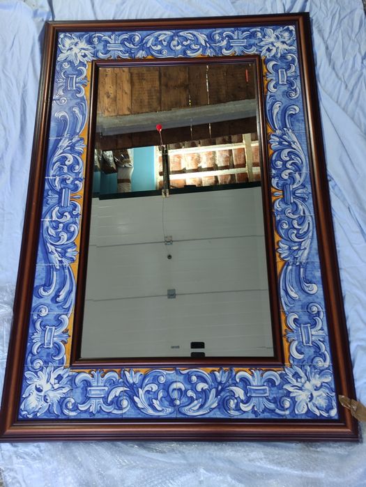 Espelho com azulejo pintado á mão