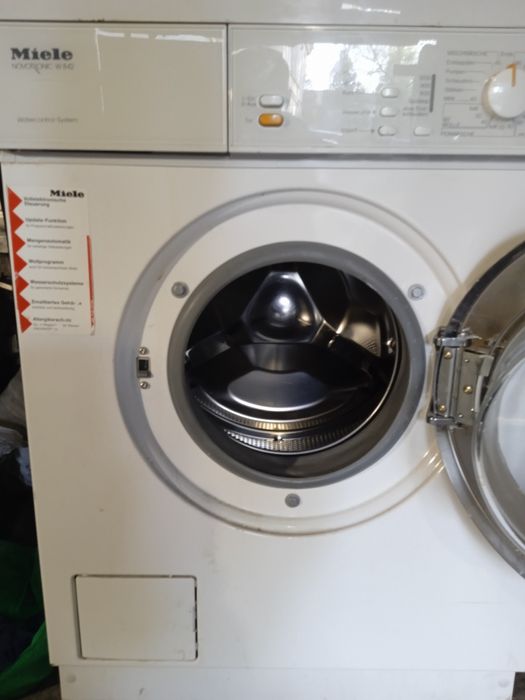 Продам Пральну машинку miele