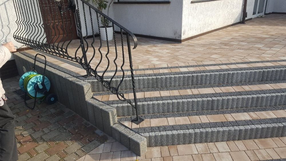 Układanie kostki brukowej Brukarstwo Polbruk Roboty ziemne