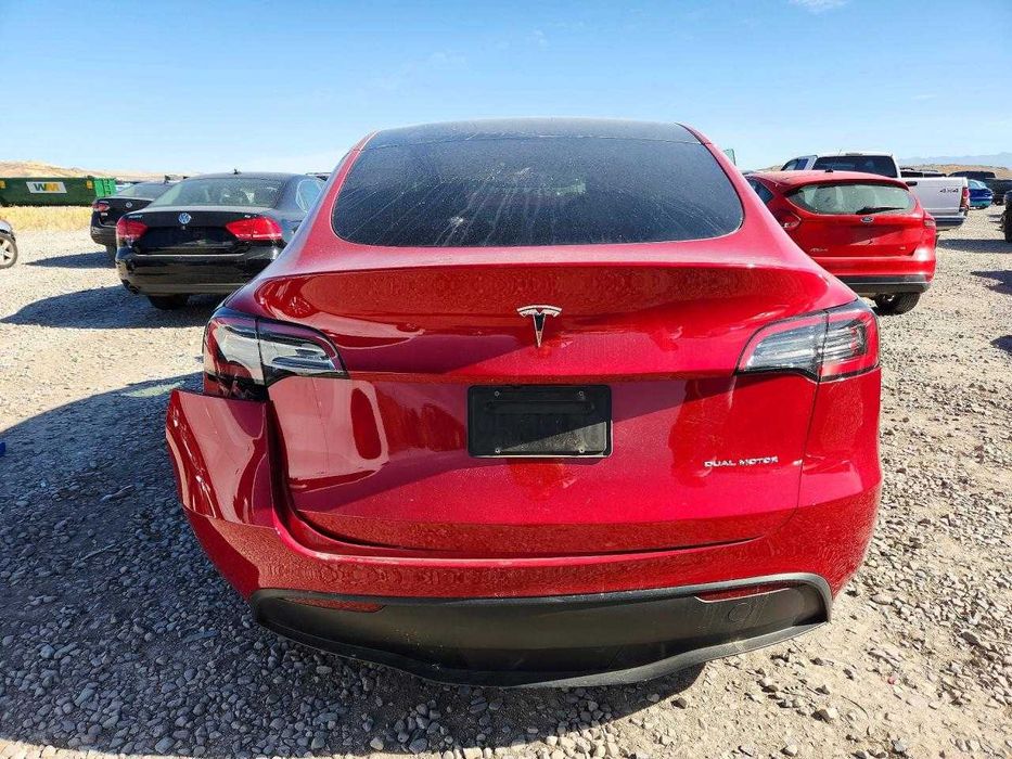 Tesla model y 2023 long range
