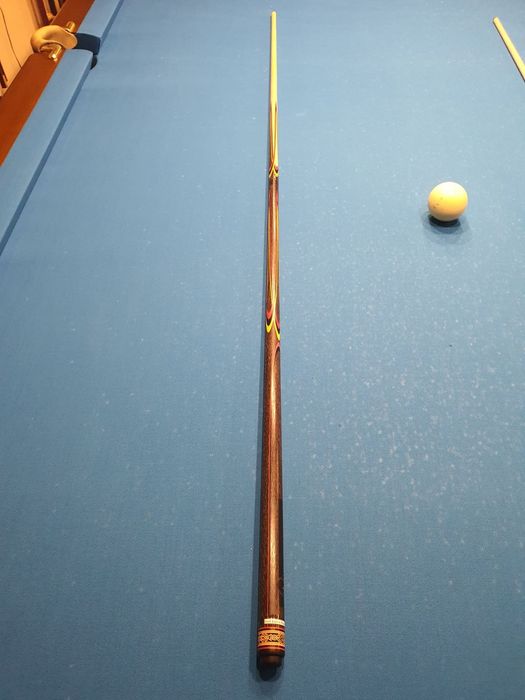 Кий бильярдный,пирамида,кий більярдний піраміда