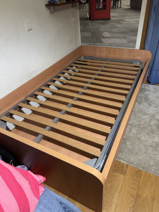 Cama corpo e meio com colchao