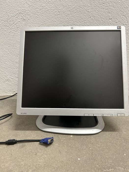 HP Monitor  19 HP L1950