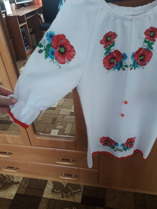 Вишите платтячко на дівчинку