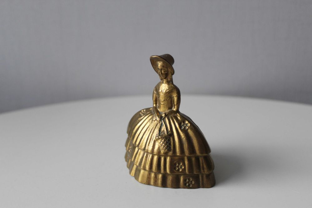 Колокольчик, дама в кринолине, леди белл, бронза, Англия, клеймо