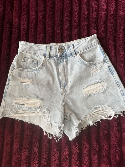 Жіночі джинсові шорти Bershka, 36 розмір