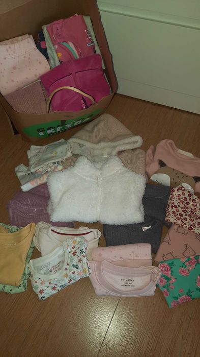 Roupa de bebé menina