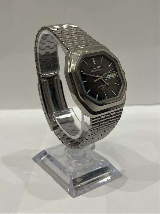 Bulova Accutron Quartz