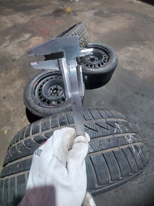Продам резину с дисками с мерседеса  5×112