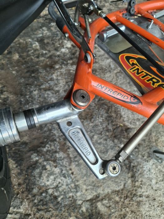 Coluna de direção, varetas,mangas de eixo, volante karting kart trike