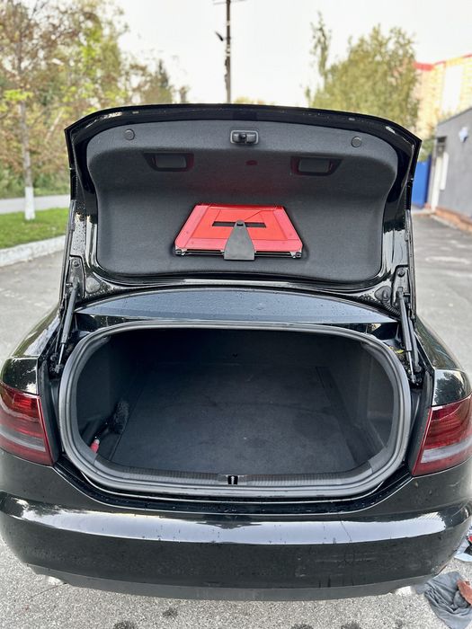Audi A6 C6.