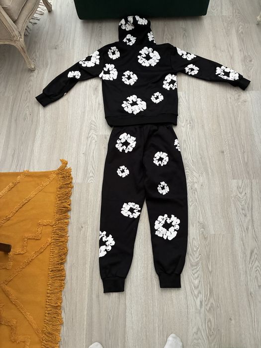 sweat e calças denim tears conjunto