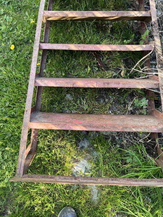 Schody stalowe  zewnętrzne gruby profil