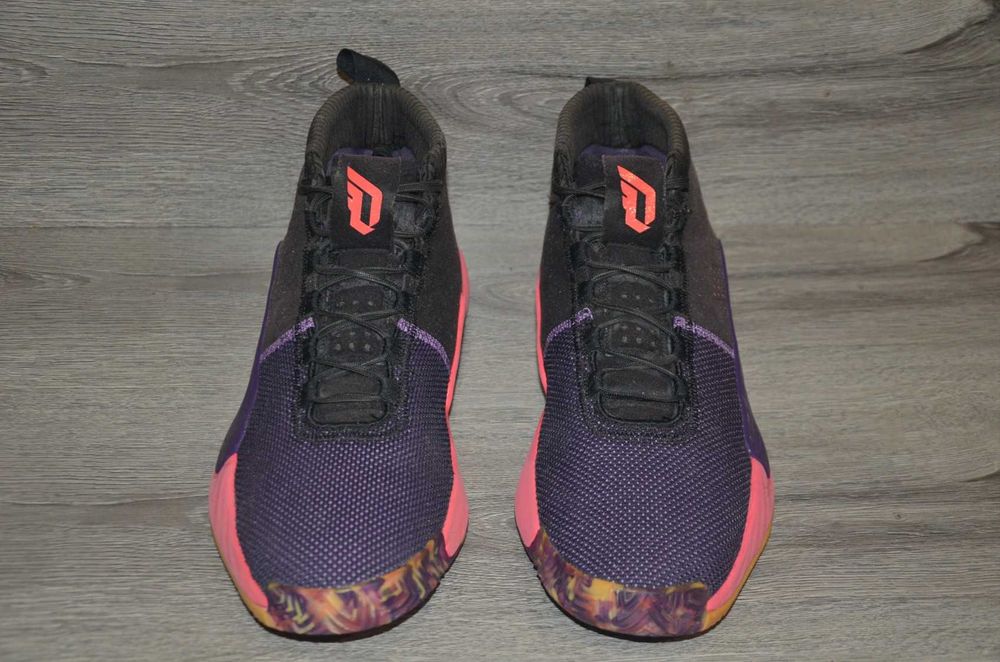 Продам кросівки Фірма ADIDAS DAME 5 .