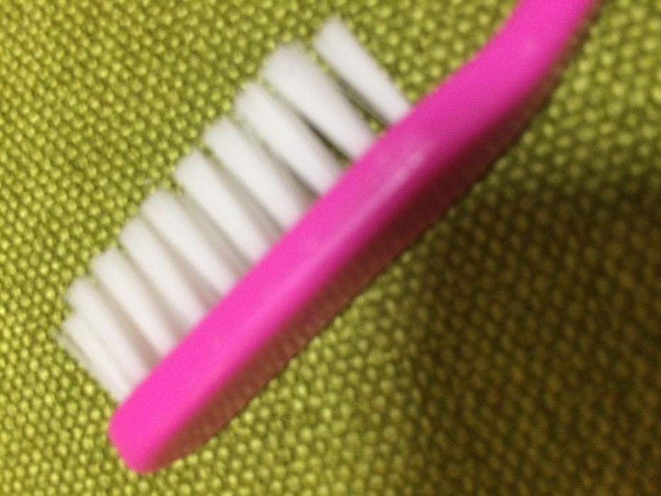 Продам обычную зубную щетку для всей семьи 10 грн