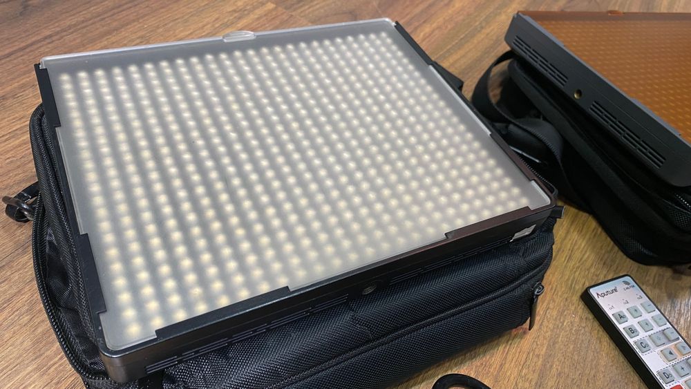 Projetores LED Aputure