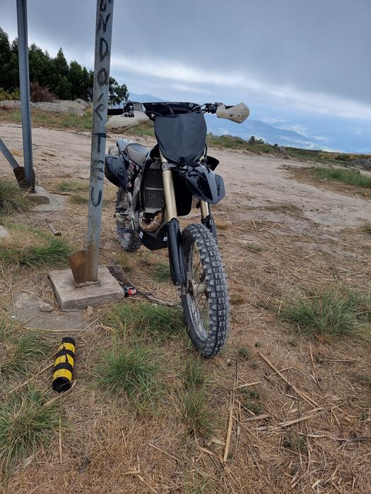 Yy 250 f enduro matriculada vendo ou  troco