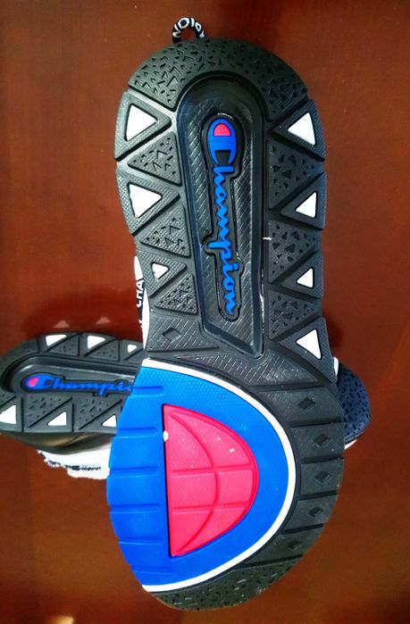 Кроссовки Champion