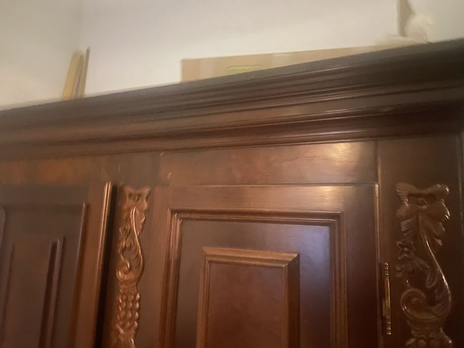 Piekna  szafa dwudrzwiowa  styl Gdanska fornitowana