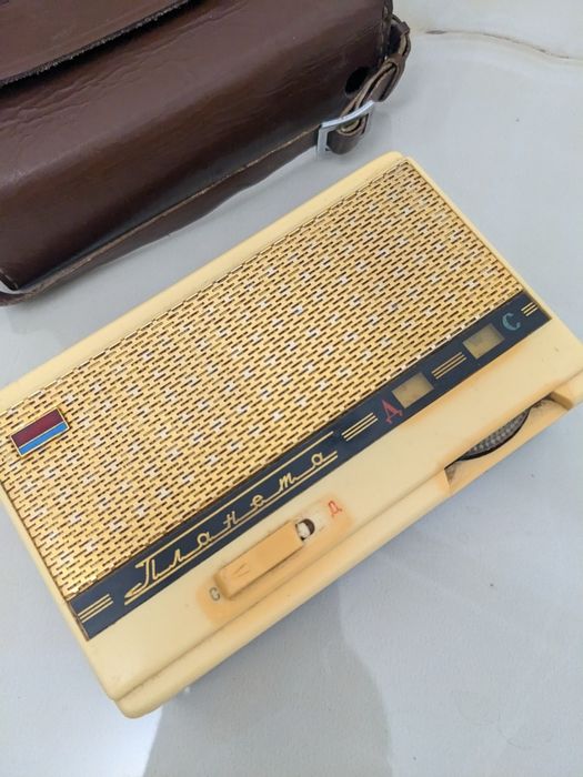 Винтажный радиоприемник Планета, рабочий