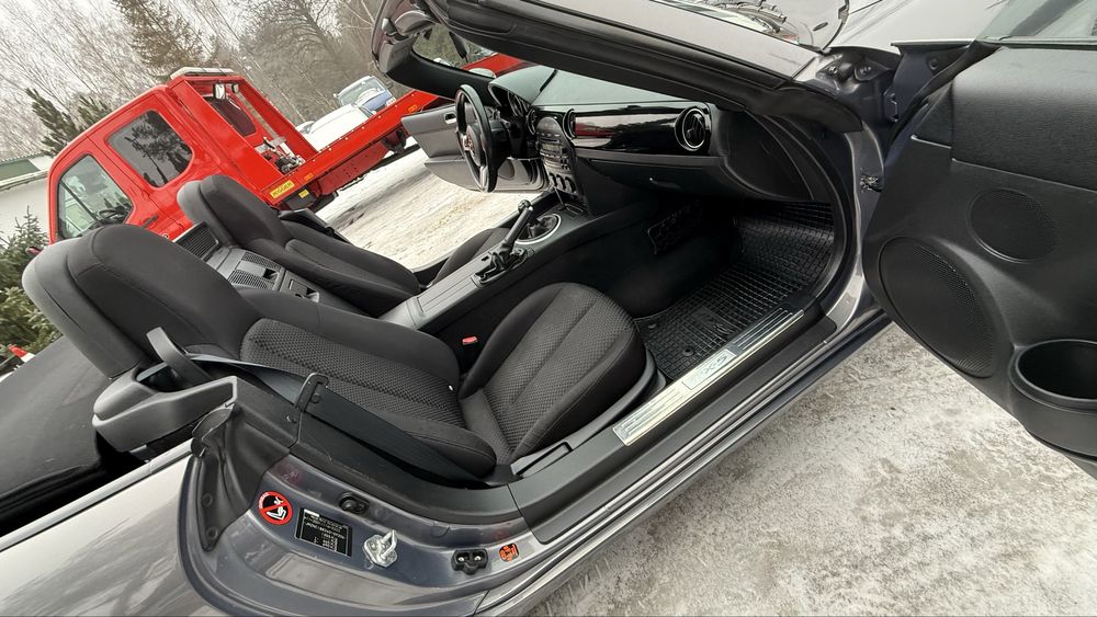 Mazda MX-5 2006r z Niemiec 111tys.km cena 18900zł  Łódź