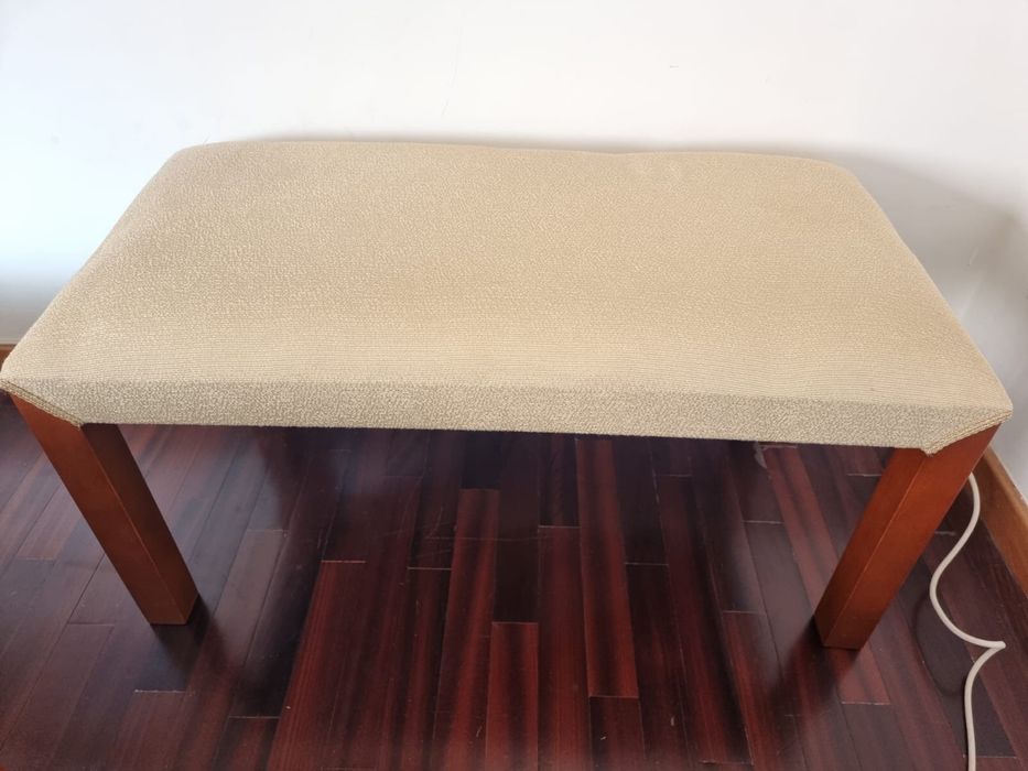 Quarto Completo em Madeira Maciça – Cama de Casal + Roupeiro + Cómoda + Mesas de Cabeceira + Banco