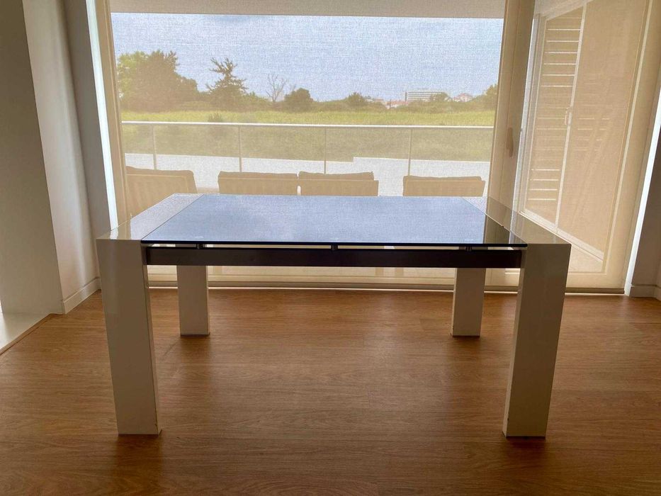 Mesa de Jantar Moderna de Vidro