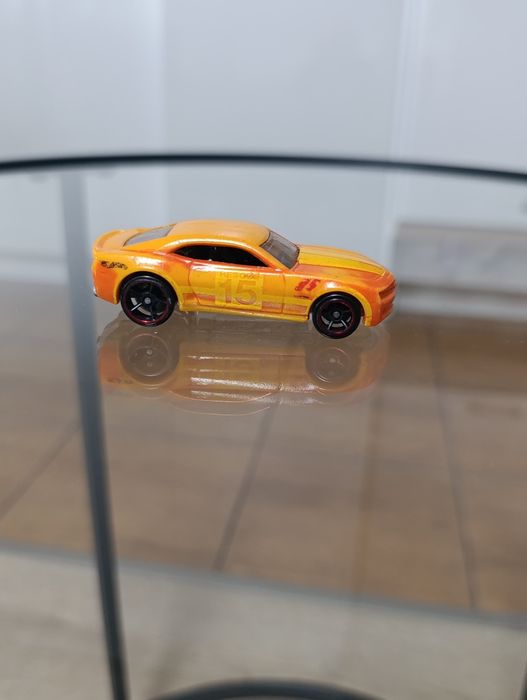 Hot wheels Chevy Camaro concept car samochód resorak