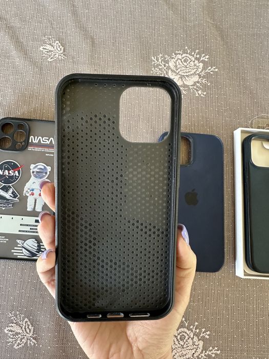 Противоударные чехлы для IPhone 12 Pro Max