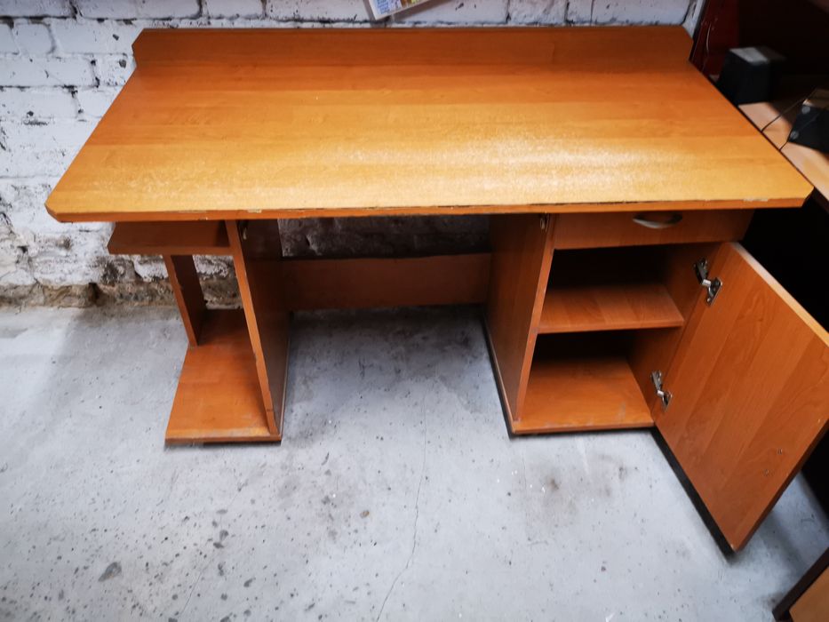 Biurko komputerowe do garażu