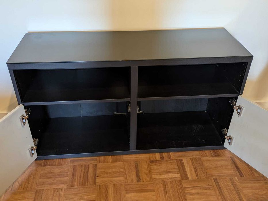 Móvel IKEA BESTÅ – Preto-Castanho e Bege e Painel Superior em Vidro