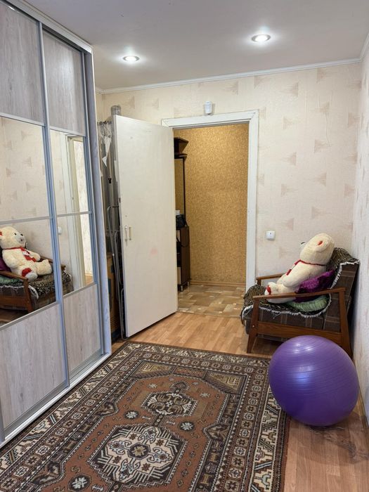 Продаж 3-х к по вулиці Космонавтів