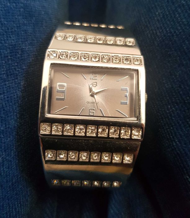 Zegarek damski na ręke