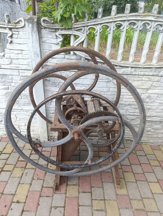 Продам січкарнюю