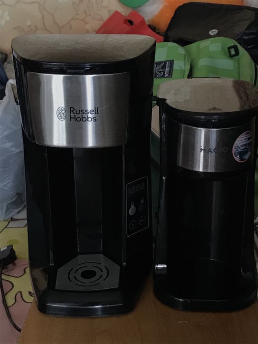Майже нова Кавоварка Russell Hobbs 650W