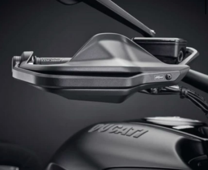 Protretor maos ducati