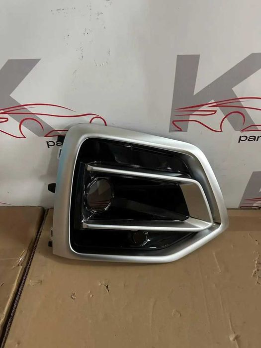 Решітка переднього бампера ліва права Audi Q5 80A 21-24 80D807679P