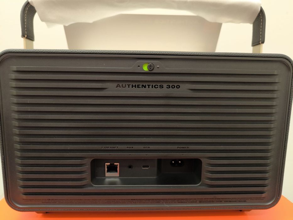 Coluna JBL Autentic 300