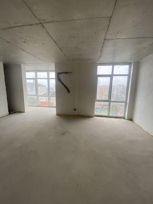 Продаж/СПЕЦКОШТИ/ 3-х кімнатної квартири студії, з частковими роботами