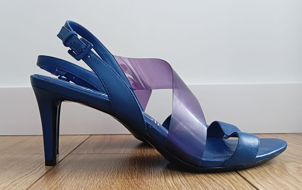 Szpilki Sandały buty  Calvin Klein model Lancy niebieskie skóra 38/39