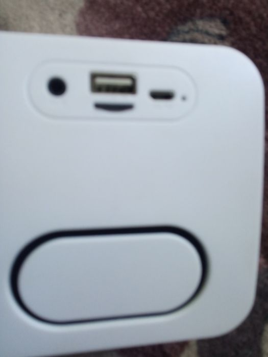 Музыкальная колонка.