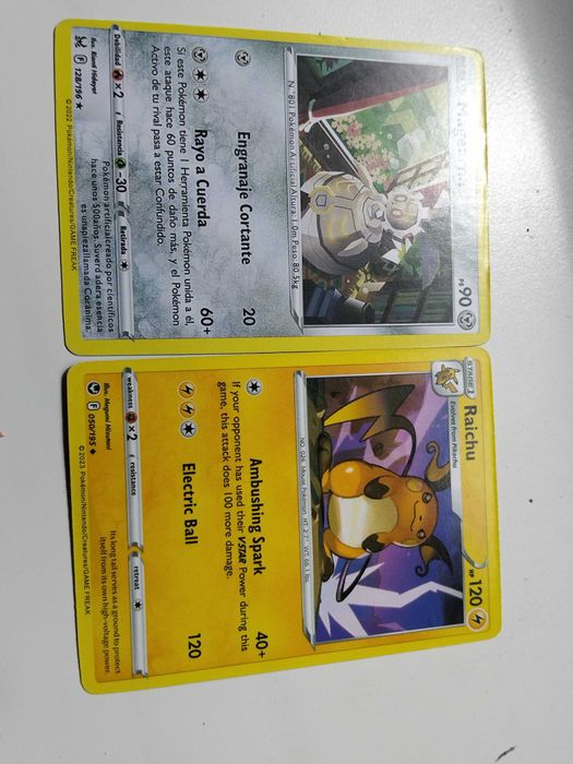 Conjunto de 12 cartas Pokémon