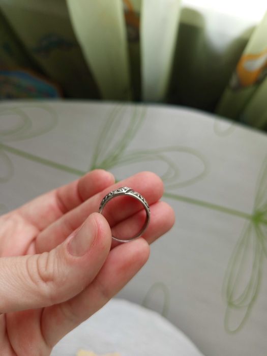 Продам серебряный перстень