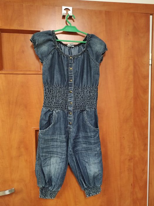 Dziewczęcy ładny kombinezon jeansowy rozmiar 110
