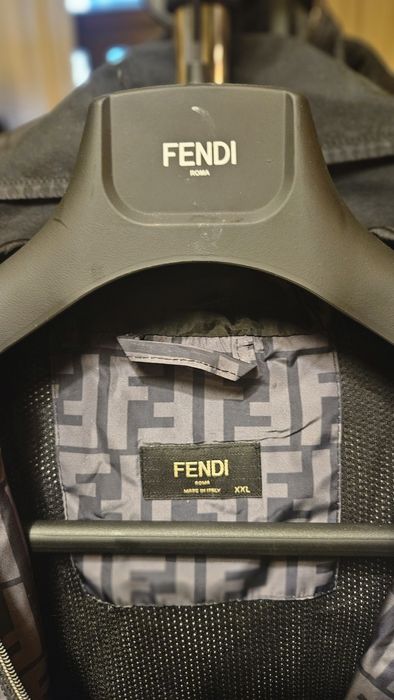 Fajna kurtka wiatrówka Fendi XXL