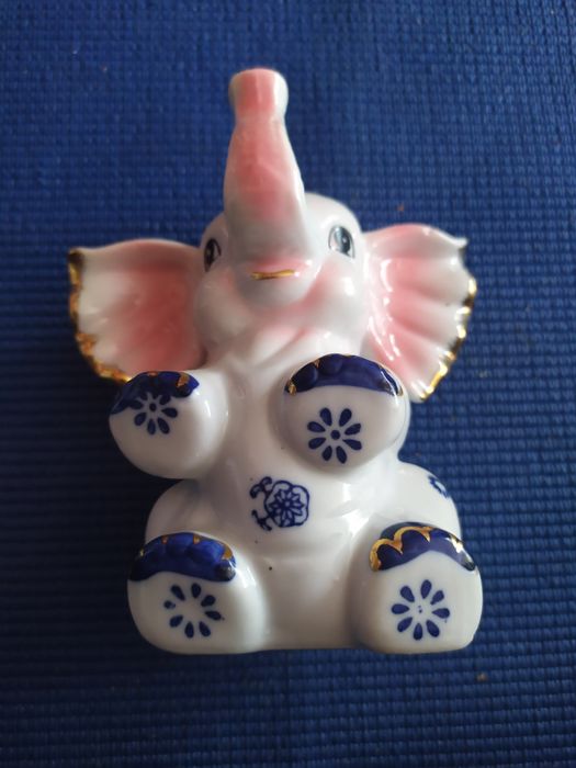 Słoń porcelanowy 14cm x 8cm