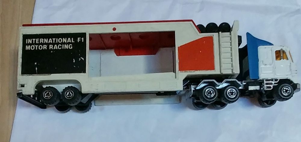 Camião antigo Majorette