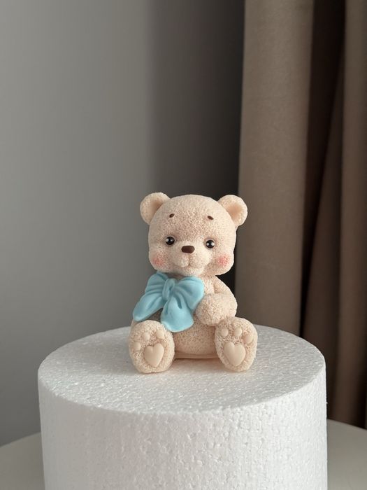Miś z kokardką Figurka na tort